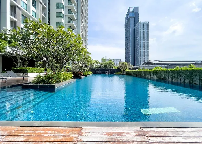 Near Bts L Sukhumvit L Pool And Garden L Sontana Apartment *