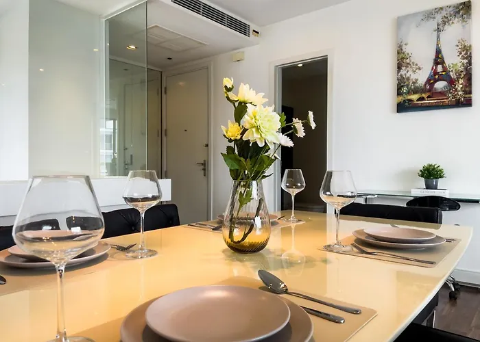 Apartment Near Bts L Sukhumvit L Pool And Garden L Sontana
