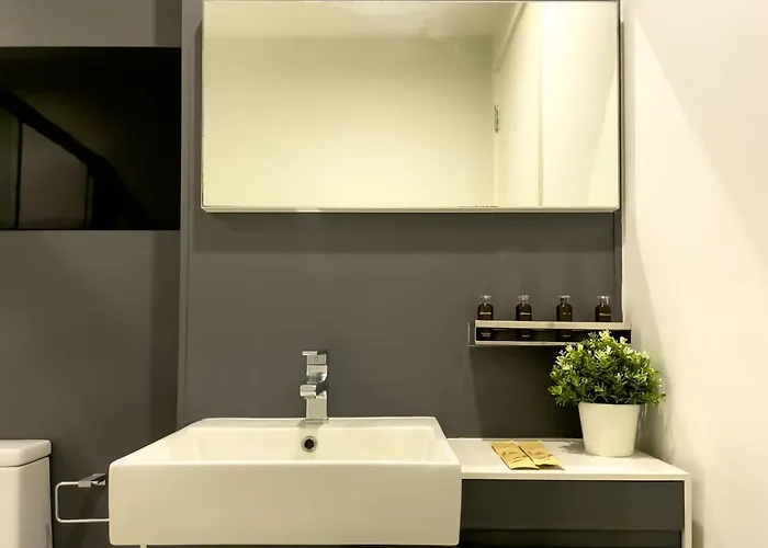 Apartment Near Bts L Sukhumvit L Pool And Garden L Sontana Bangkok