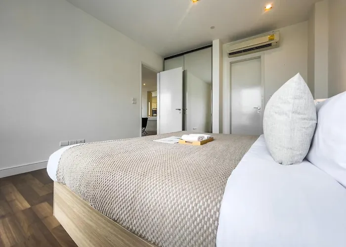 Apartment Near Bts L Sukhumvit L Pool And Garden L Sontana