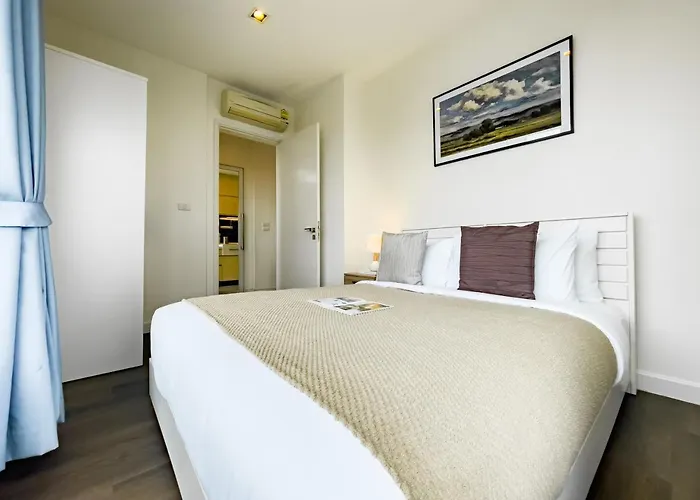 Near Bts L Sukhumvit L Pool And Garden L Sontana Apartment Bangkok
