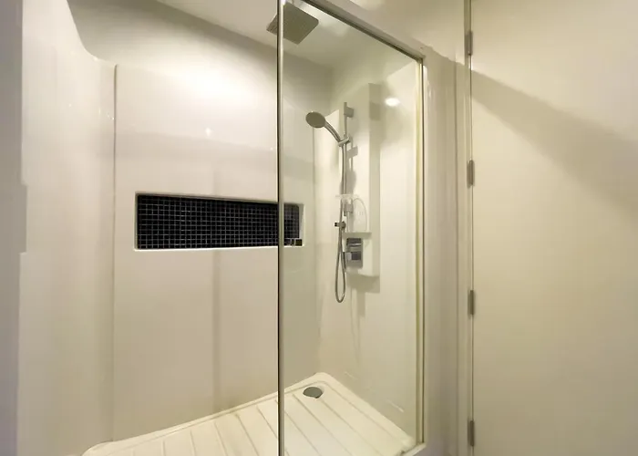 Near Bts L Sukhumvit L Pool And Garden L Sontana Apartment Bangkok