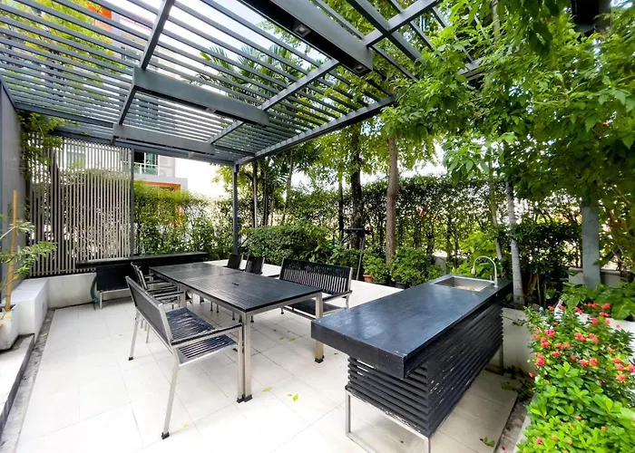 Near Bts L Sukhumvit L Pool And Garden L Sontana Apartment *