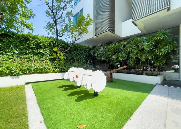 Near Bts L Sukhumvit L Pool And Garden L Sontana * Bangkok